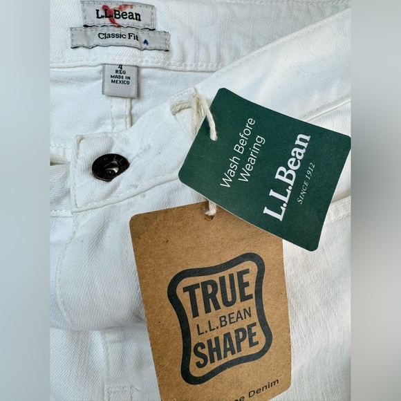 NWT L.L. Bean Classic Fit Stretch Straight Jeans Women’s Size 4 - Picture 3 of 10